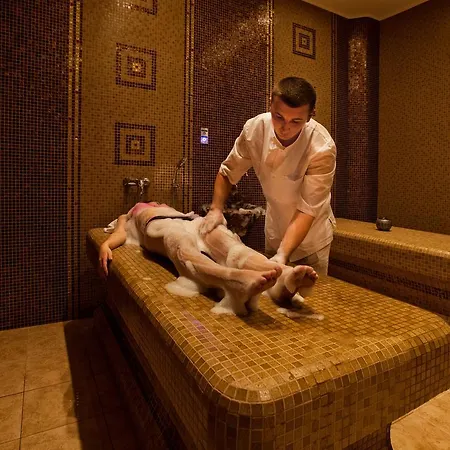 Hotel Belle Royalle Lisarnya