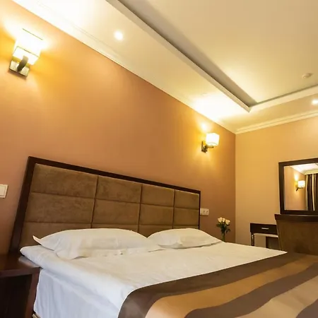 Hotel Belle Royalle Lisarnya