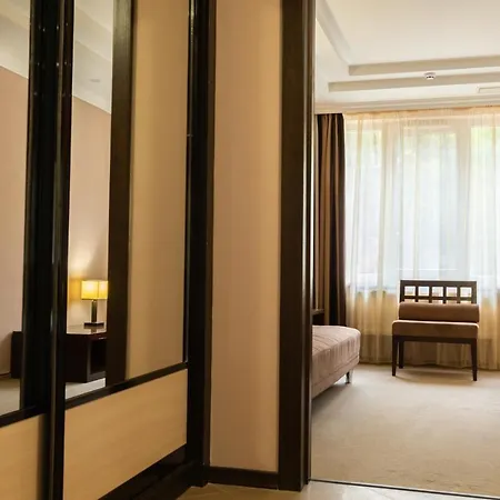 Belle Royalle Lisarnya