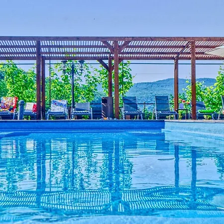 Belle Royalle Hotel Lisarnya